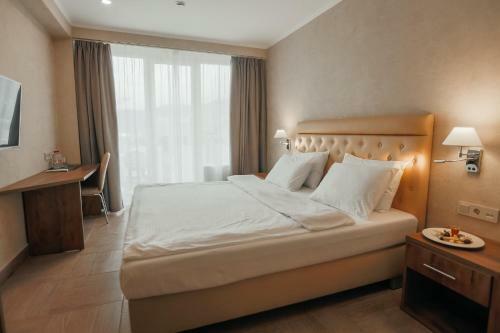 Amza Park Hotel