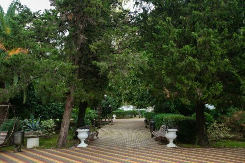 Amza Park Hotel