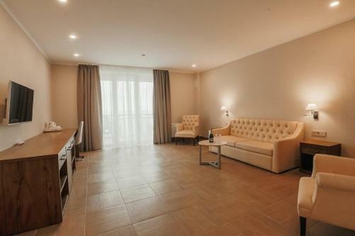 Amza Park Hotel