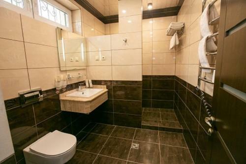 Amza Park Hotel
