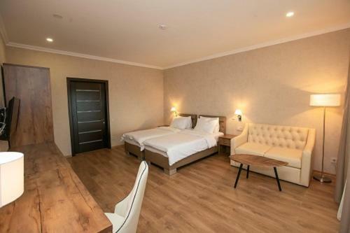 Amza Park Hotel