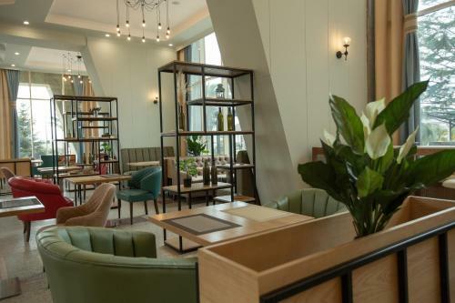 Amza Park Hotel