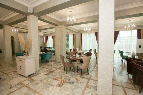 Amza Park Hotel