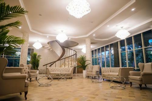 Amza Park Hotel