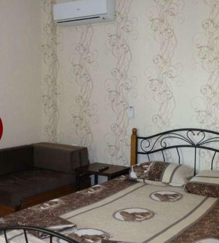 Hostal White House