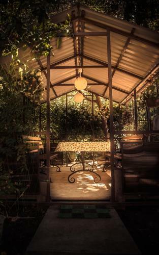 Hostal Rusamra Guest House