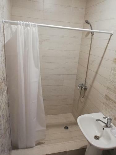 Hostal ????????
