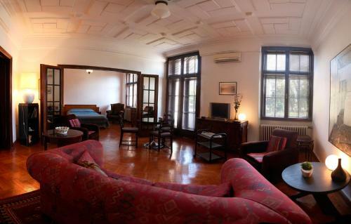 Apartment Parliament Park