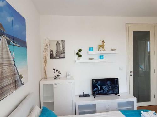True Blue Apartment Belvile