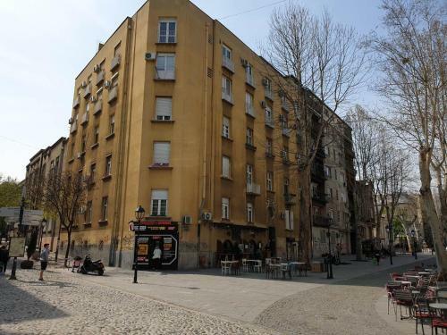 Lupino Apartments