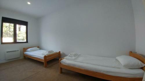 J&j Apartments