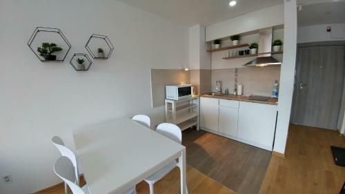 J&j Apartments