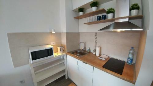 J&j Apartments