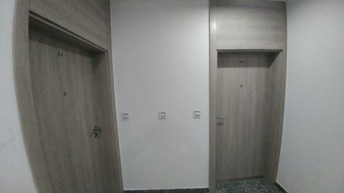 J&j Apartments