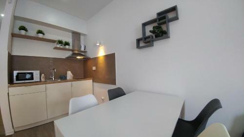 J&j Apartments