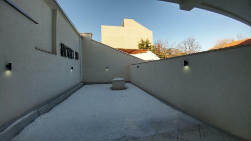J&j Apartments