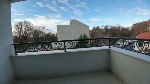 J&j Apartments