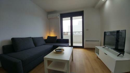 J&j Apartments