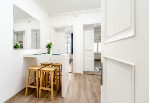 Ikar Apartments