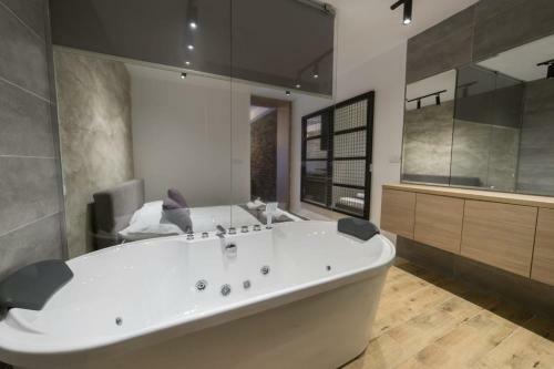 Hostal Empire Luxury Apartments