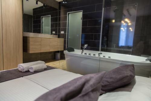 Hostal Empire Luxury Apartments