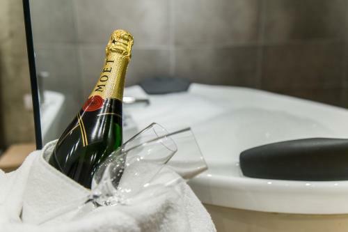 Hostal Empire Luxury Apartments