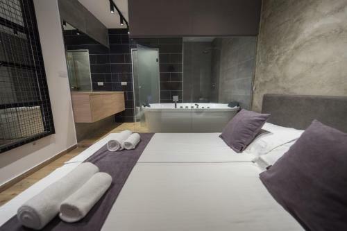 Hostal Empire Luxury Apartments