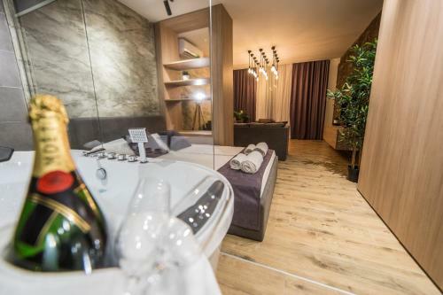 Hostal Empire Luxury Apartments