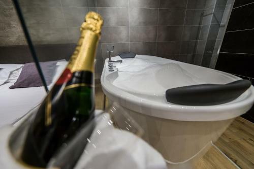 Hostal Empire Luxury Apartments