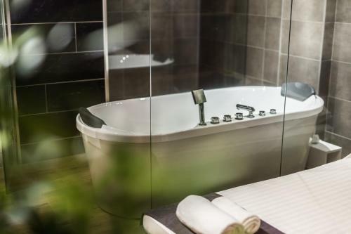 Hostal Empire Luxury Apartments