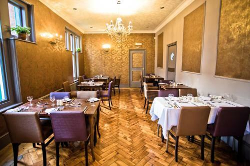 Wards Hotel & Restaurant