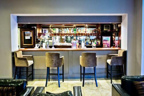 Wards Hotel & Restaurant