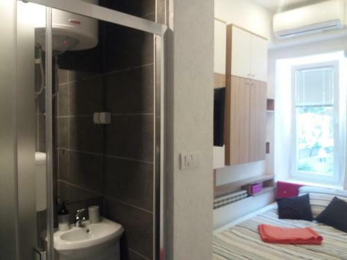 Hostal City Center Room