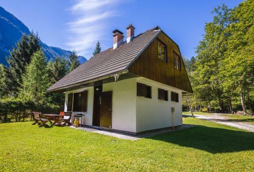 Po?itni?ka Hi?a Radovna