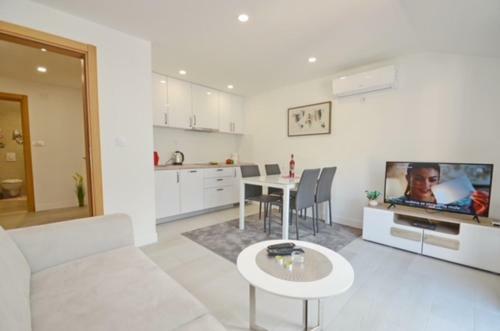 Nikola Lux Apartments