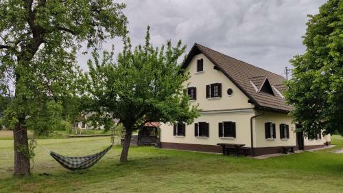 Country House Pri Lipet ?iri