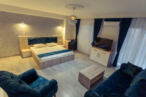 City Hotel