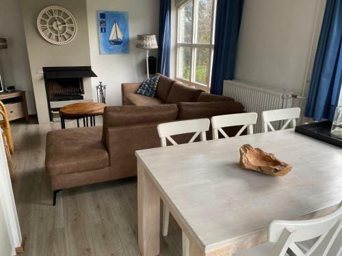 Texel Bungalow With Sauna In Dune Park