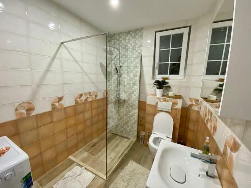 Convini Bed & Bathroom Homestay