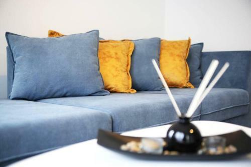 Lina - Prn, Modern Apartment In City Center