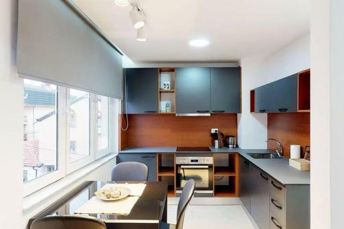 Lina - Prn, City Park Apartment
