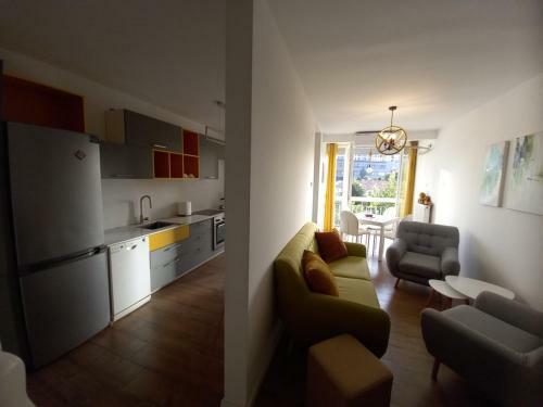 Aaa Apartment