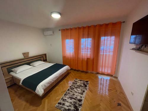 Hotel Madigan's Kosovo