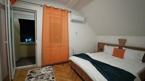 Hotel Madigan's Kosovo