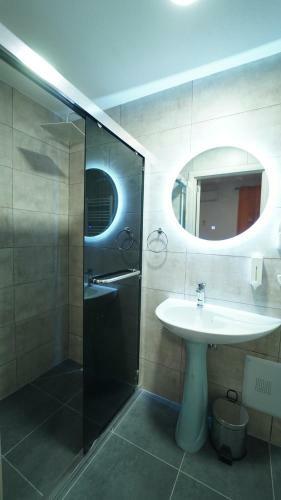 Hotel Madigan's Kosovo