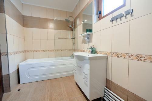 Hostal Pensiunea Hai In Maramures