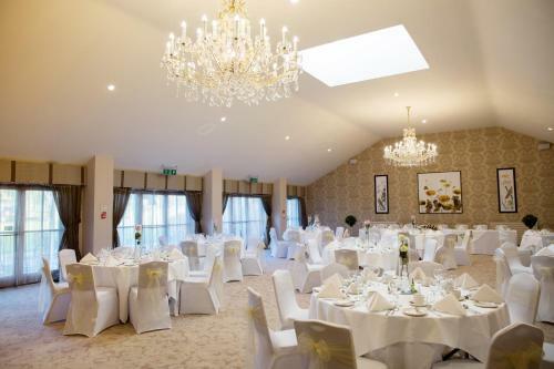 The Hadlow Manor Hotel
