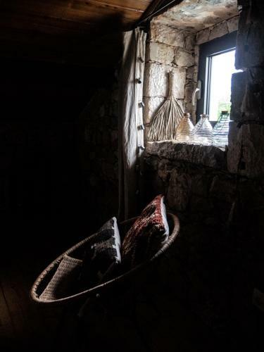 �ph�m�re- Between Country And Sea