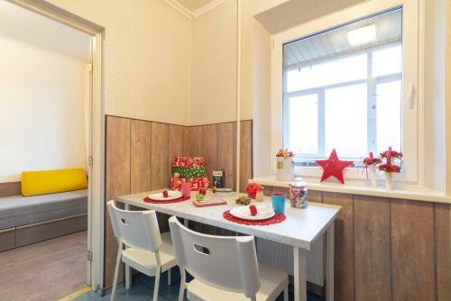 Happy Family Apartment