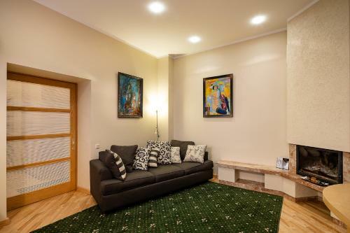 Kalnina Quiet Apartment In City Center